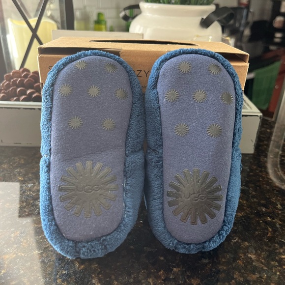 UGG Baby Bixbee Bootie Slippers - Picture 4 of 8